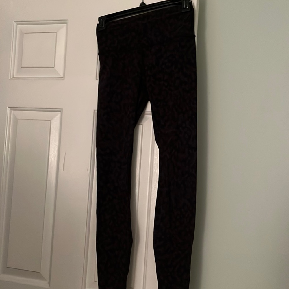 Wunder under Lululemon leggings